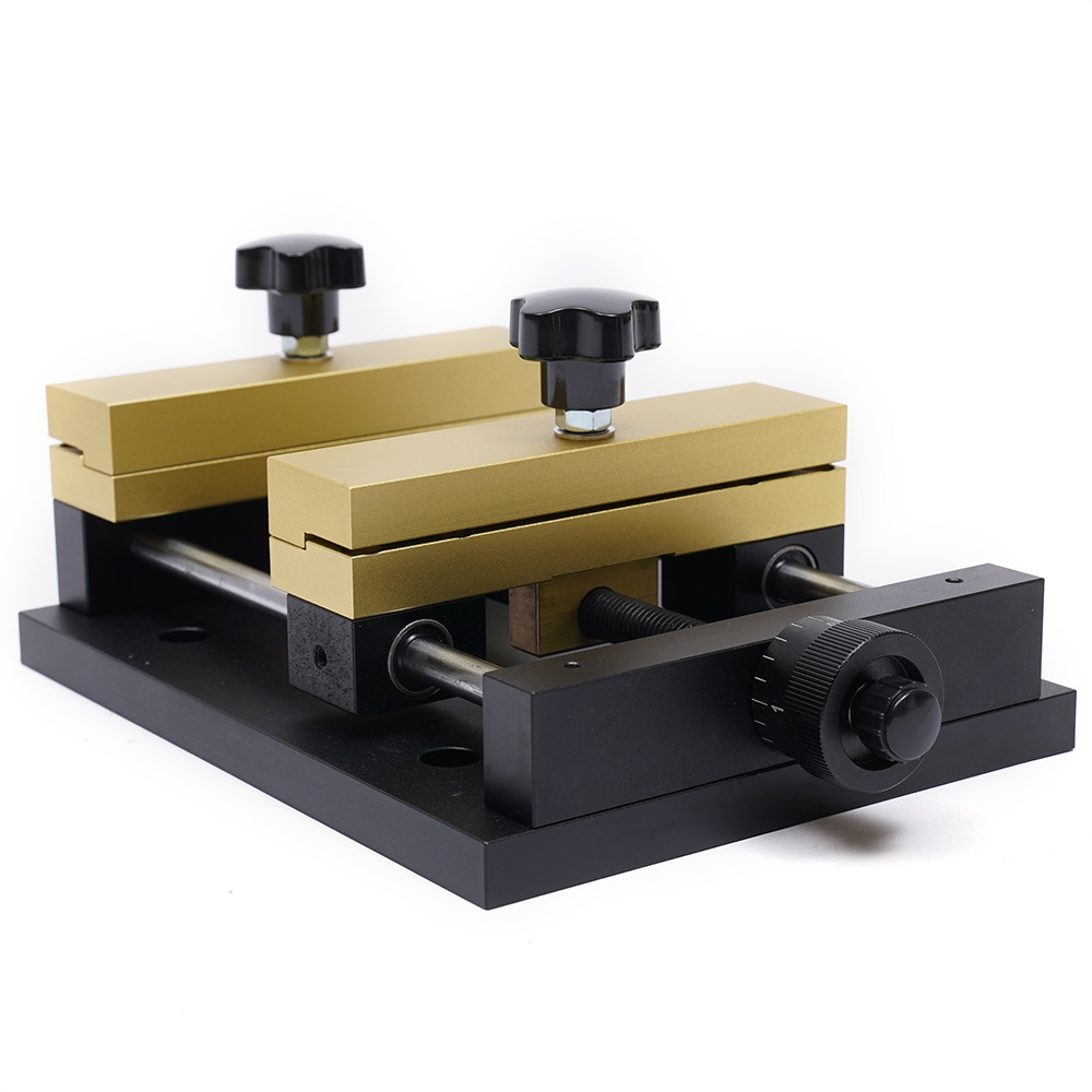 Laser Marking Machine - อุปกรณ์ยึดจับสำหรับเครื่องตัดเลเซอร์ แกะสลัก และมาร์กกิ้ง ทำจากอะลูมิเนียมอัลลอยด์ชุบอโนไดซ์ พร้อมตัวหนีบเลื่อนแบบยึดด้านเดียว มีรูยึดแบบ