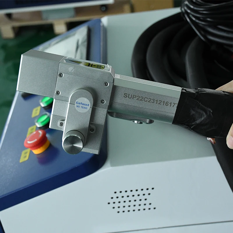 Industrial Laser For Cleaning - หัวทำความสะอาดด้วยเลเซอร์แบบมือถือ SUP22C รุ่นใหม่ 3000W เครื่องกำจัดสนิมสำหรับโลหะออกไซด์ สำหรับโรงแรมและอุตสาหกรรม