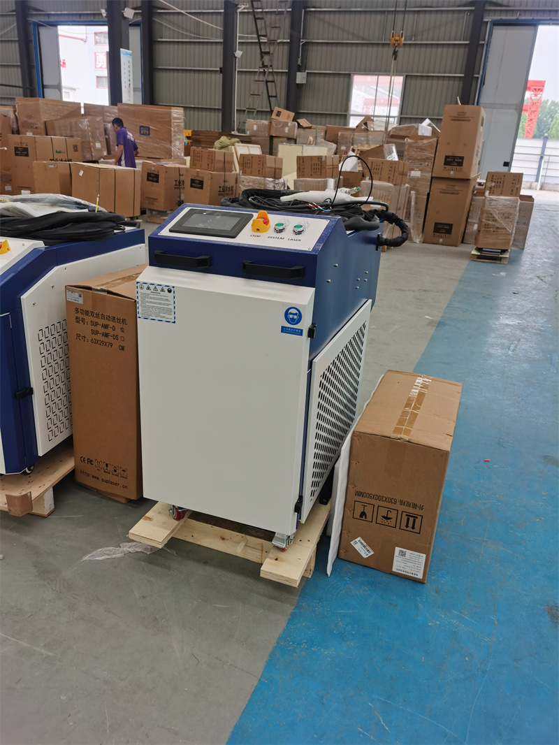 Industrial Laser For Cleaning - เครื่องทำความสะอาดด้วยเลเซอร์กำลังสูง 6000 วัตต์ สำหรับงานอุตสาหกรรม กำจัดสนิมและสีบนเหล็กกล้าไร้สนิมและโลหะ