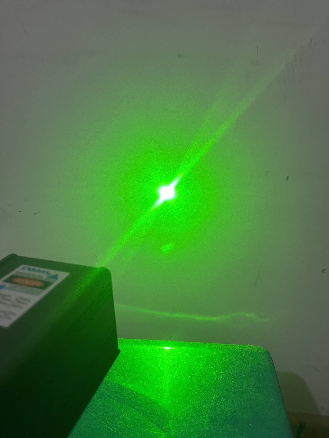เลเซอร์สีเขียว 532nm 200mW พร้ - Industrial Laser Pointer บทวิจารณ์และราคา