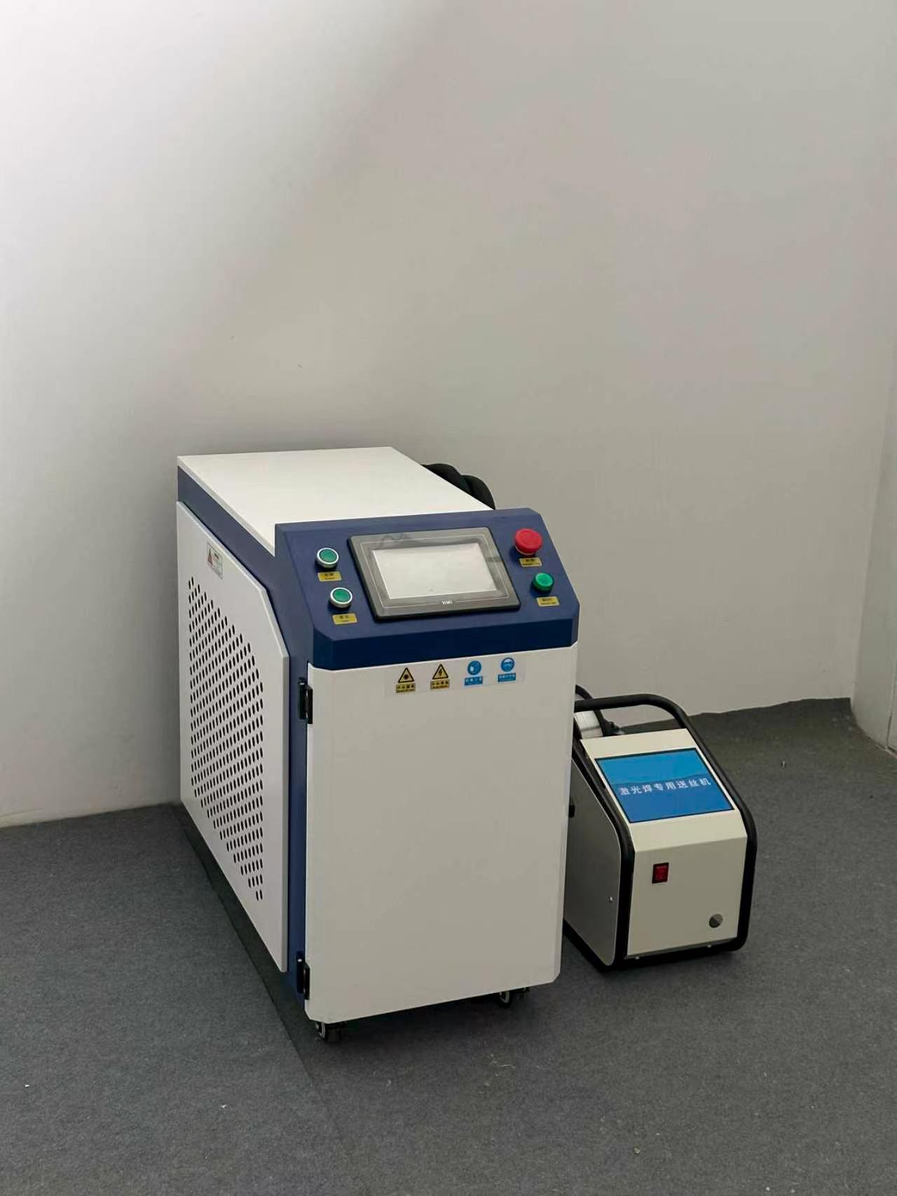 เครื่องเชื่อมเลเซอร์ไฟเบอร์แบบ - Handheld Laser Welding Machine บทวิจารณ์และราคา